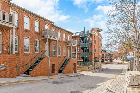 102 E 1st St, Chattanooga, TN 37403
