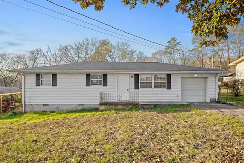 727 Mary Agnes Dr, Rossville, GA 30741