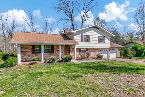 145 Rolling Ridge Dr, Chattanooga, TN 37421