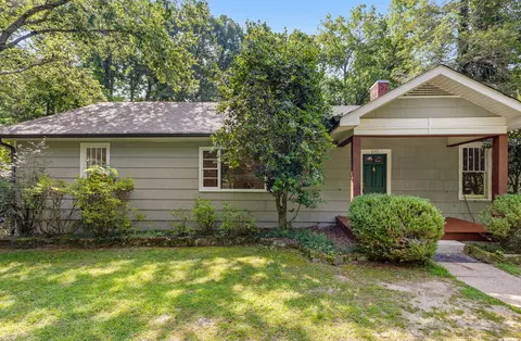 830 Carlin St, Signal Mountain, TN 37377