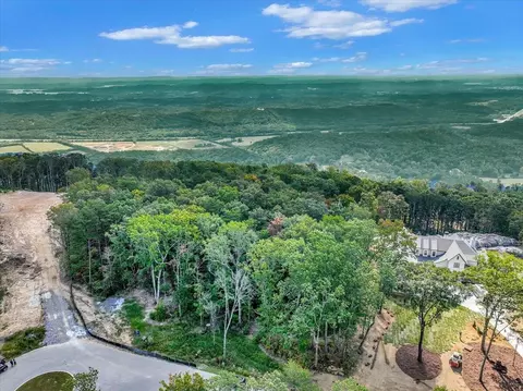 8658 Mountain Laurel Trl, Signal Mountain, TN 37377