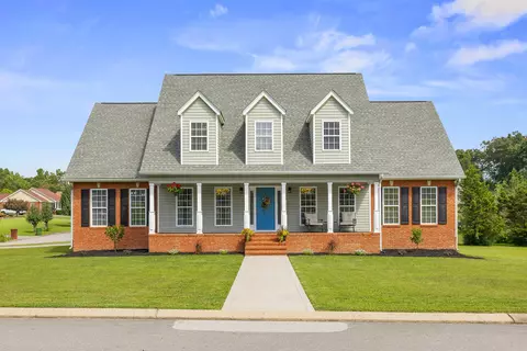 143 Golden Oaks Dr, La Fayette, GA 30728