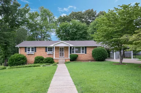 305 E Overhill Dr, Dickson, TN 37055