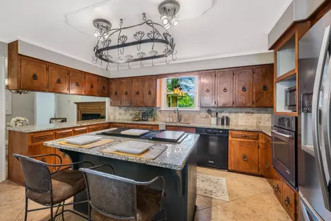 Kitchen - 305 E Overhill Dr, Dickson, TN 37055 photo 2 of 3