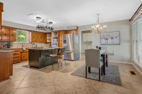 Dining - 305 E Overhill Dr, Dickson, TN 37055 photo 2 of 2