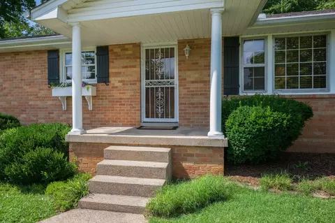 Exterior - 305 E Overhill Dr, Dickson, TN 37055 photo 7 of 18