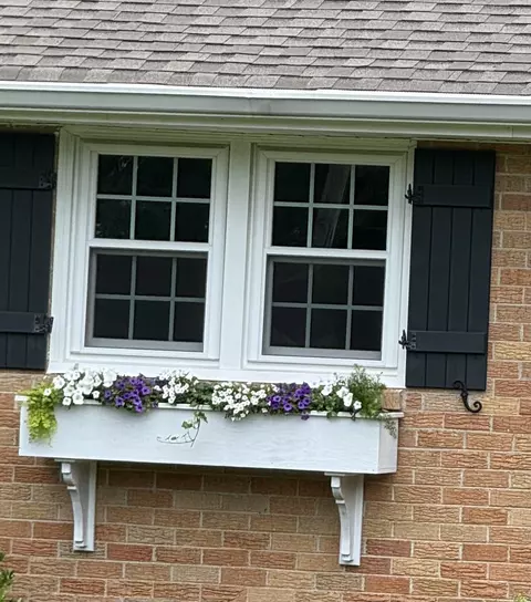 Exterior - 305 E Overhill Dr, Dickson, TN 37055 photo 6 of 18