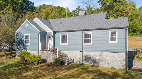 221 N Seminole Dr, Chattanooga, TN 37411