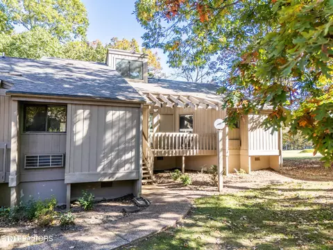83 Eagle Ct, Crossville, TN 38558