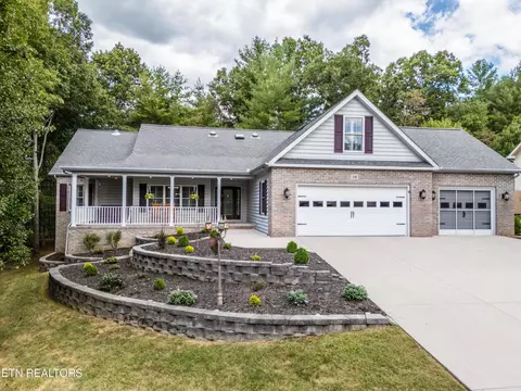 38 Renwick Dr, Crossville, TN 38558