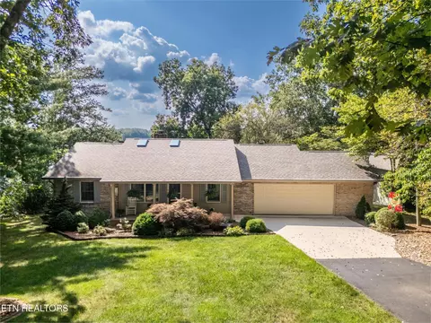 109 Meadowview Dr, Crossville, TN 38558
