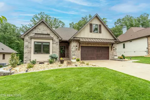 63 Oak Leaf Cir, Crossville, TN 38558