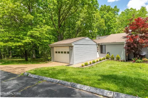 25 Woodland Ter, Crossville, TN 38558