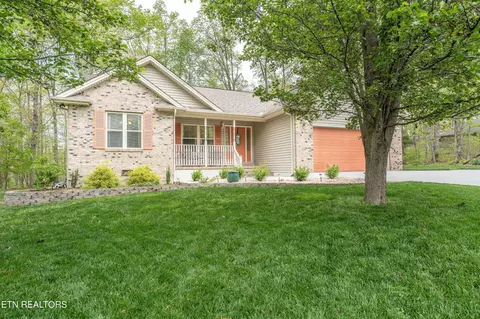 231 Lakeview Dr, Crossville, TN 38558