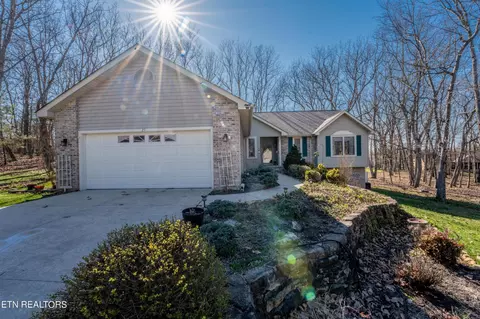25 Marquette Ct, Crossville, TN 38558