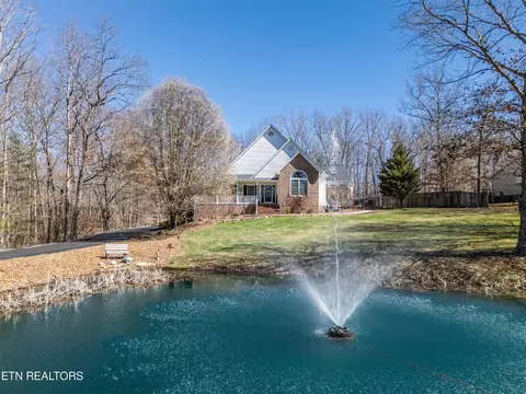396 Laurel Cir, Crossville, TN 38555