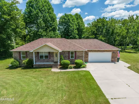 49 Bayberry Dr, Crossville, TN 38555