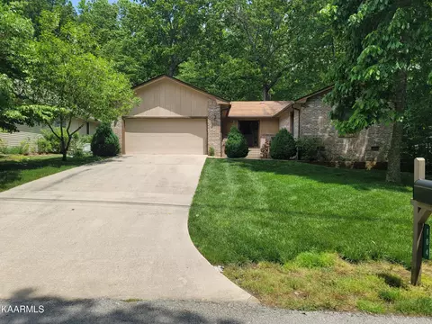 104 Lakeside Dr, Crossville, TN 38558