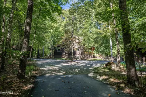 1912 Indian Park Rd, Monterey, TN 38574