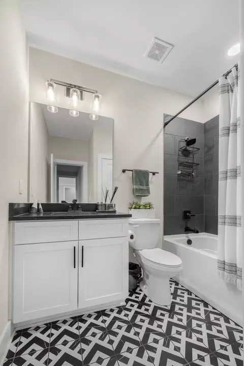 Bath - 3321 E Main St, Murfreesboro, TN 37127 photo 5 of 6