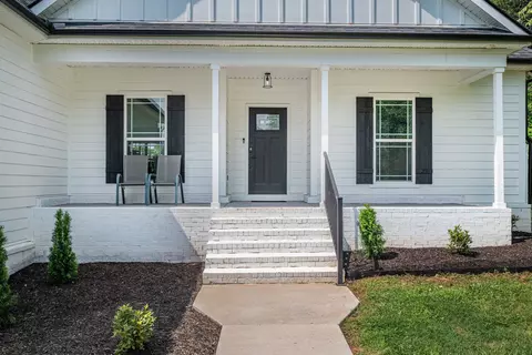 Exterior - 3321 E Main St, Murfreesboro, TN 37127 photo 3 of 12