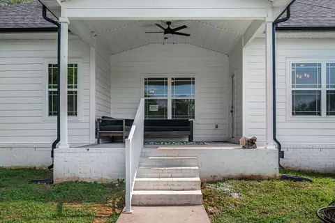 Exterior - 3321 E Main St, Murfreesboro, TN 37127 photo 7 of 12