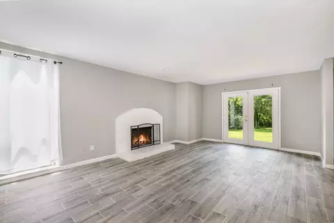 Living - 13 Hickory Ct, Antioch, TN 37013 photo 2 of 3