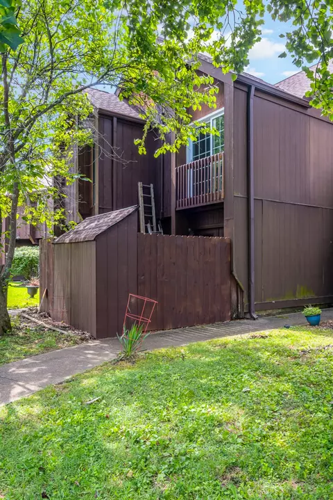 Exterior - 13 Hickory Ct, Antioch, TN 37013 photo 4 of 6