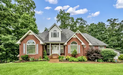 1013 Laurel Hills Dr, Dickson, TN 37055