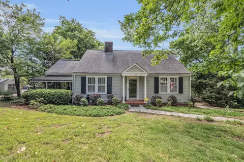 122 Hilltop Dr, Chattanooga, TN 37411