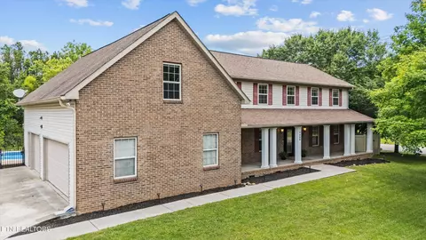 7000 Monarch Ct, Knoxville, TN 37918