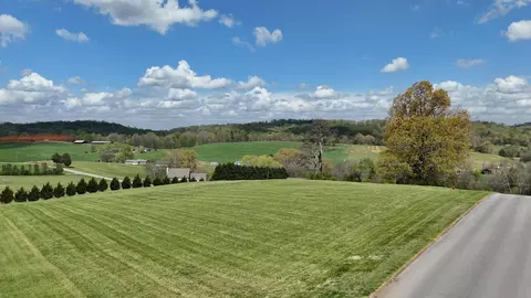 110 Candi Ln, Madisonville, TN 37354