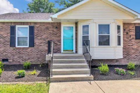 582 Autumn Ct, La Vergne, TN 37086