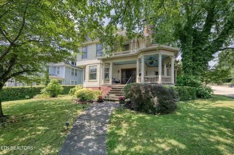 1329 Armstrong Ave, Knoxville, TN 37917