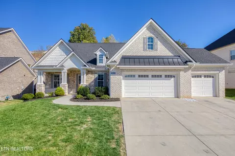 1842 English Ivy Ln, Knoxville, TN 37932