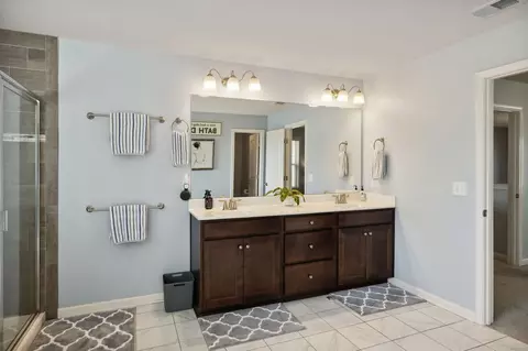 Bath - 6009 Aaron Dr, Spring Hill, TN 37174 photo 3 of 4
