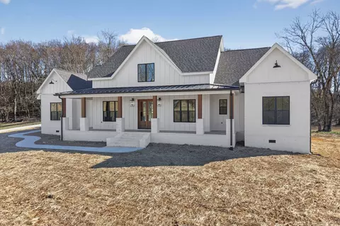 3019 Valley Creek Rd, Culleoka, TN 38451
