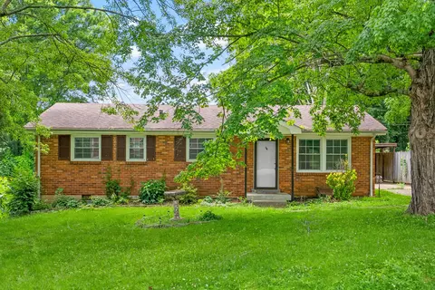 1446 Mccan Dr, Clarksville, TN 37043