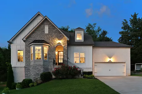 2195 Savage Creek Dr, Springfield, TN 37172
