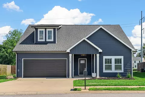1140 Eagles Bluff Dr, Clarksville, TN 37040