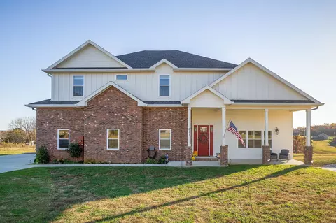 613 Blue Water Dr, Cookeville, TN 38506