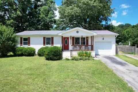921 E Circle Dr, Rossville, GA 30741