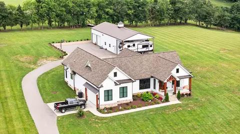 7040 Highway 231 N, Bethpage, TN 37022