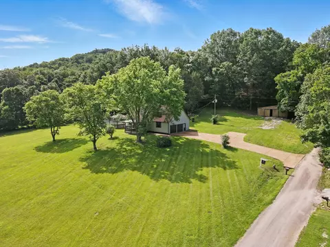 2060 Ed Watson Rd, Lewisburg, TN 37091