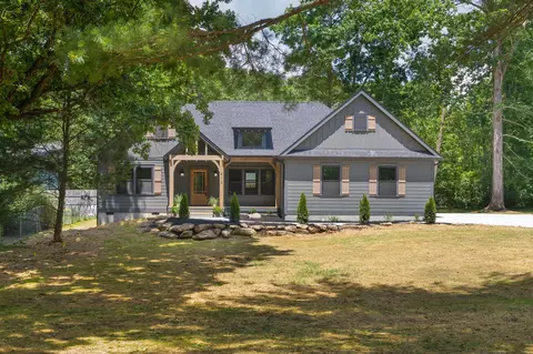 414 Ault Rd, Signal Mountain, TN 37377