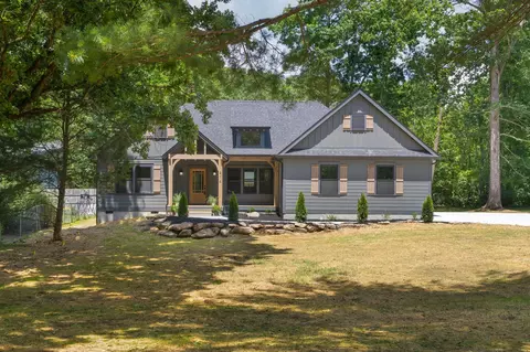 414 Ault Rd, Signal Mountain, TN 37377