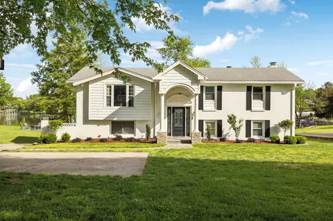 1048 Edgewater Cir, Gallatin, TN 37066