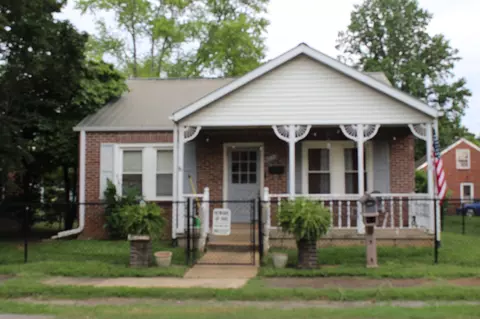 102 Oak Ave, Centerville, TN 37033