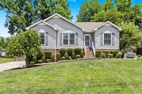 604 Highland Dr, White House, TN 37188