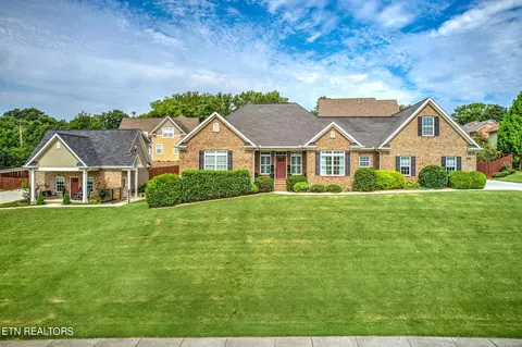 809 Brookshire Blvd, Maryville, TN 37803